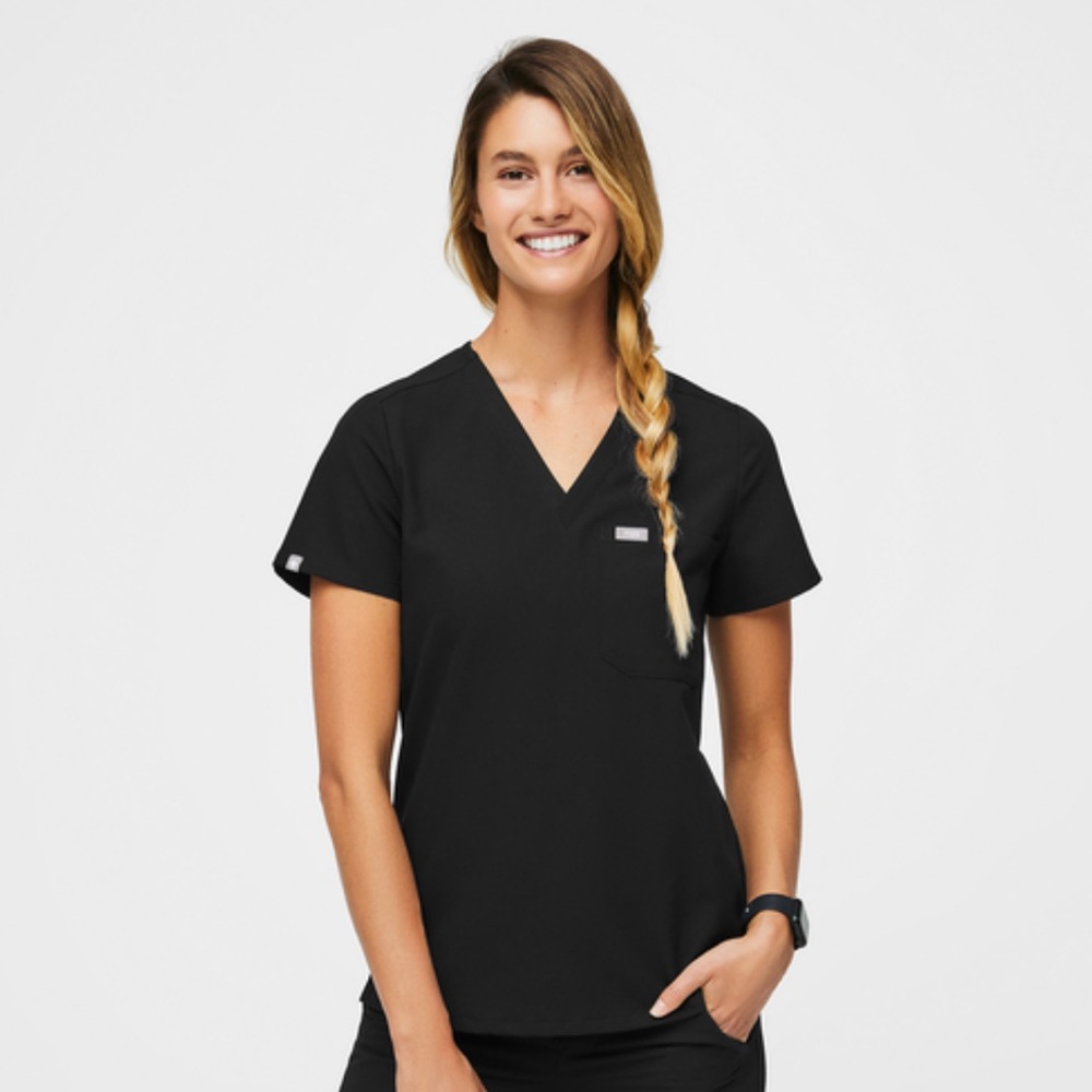 FIGS-Black Regular Catarina One-Pocket Scrub Top
